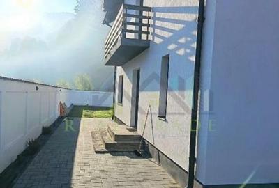 Casă cu 4 camere cu Teren 430 Mp în Bunloc - 11