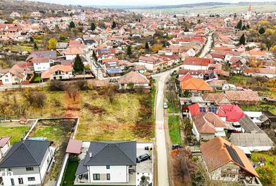 Teren de 1529 mp, în Central - 2
