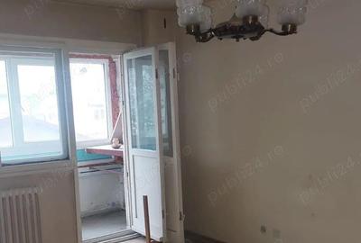Apartament cu 4 camere decomandat în Iancului