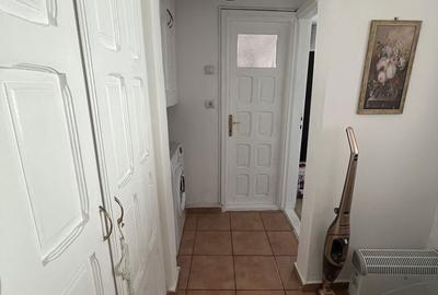 Apartament cu 2 camere decomandat în Calea București