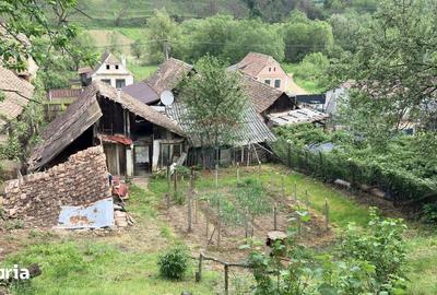 Casă cu 2 camere cu Teren 360 Mp în Biertan - 9