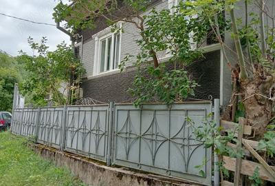 Casă cu 5 camere cu Teren 1500 Mp în Călățele - 7