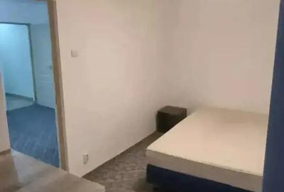 Inchiriez apartament 2 camere zona centrala micro 2, etaj 1 - 3