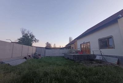 Casă cu 3 camere cu Teren 500 Mp în Hălchiu - 10