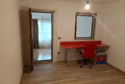 Casă cu 4 camere în Central - 2