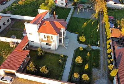 Casă cu Teren 1800 Mp în Central