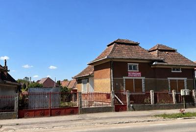Casă cu 4 camere în Central - 1