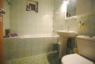 De vanzare apartament cu 3 camere- zona Circumvalatiunii-comision 0 - 5