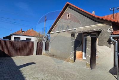 Casă cu 5 camere cu Teren 1076 Mp în Exterior Sud - 8