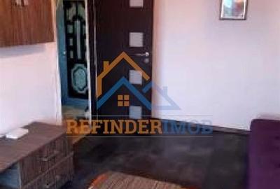Apartament cu 2 camere semidecomandat, mobilat în Mărgeanului