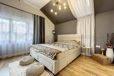 Casă cu 4 camere cu Canalizare în Central - 6