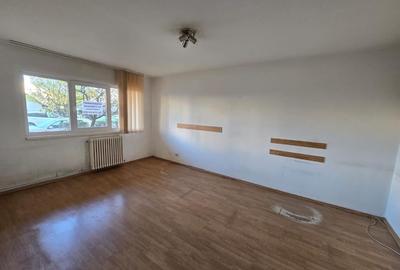De vanzare Apartament 2 camere, zona Cetate. - 5