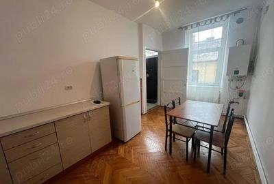Garsonieră decomandată în Central - 3