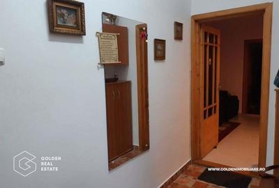 Casa mare, cu 4 apartamente a cate 1, 2, 3 ?i 4 camere fiecare Casa mare, cu 4 apartamente a cate 1, 2, 3 ?i 4 camere fiecare - 8