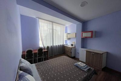 Apartament cu 2 camere decomandat în Tractorul