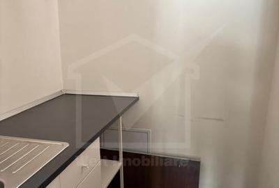 Spatiul comercial de inchiriat in cladire istorica, Piata Avram Iancu - 10