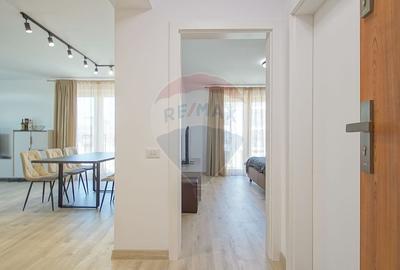 Apartament cu 2 camere semidecomandat, mobilat în Tractorul - 4