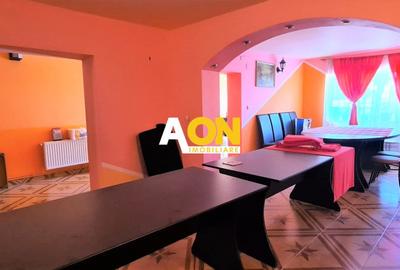 Casă individuală cu 10 camere cu Canalizare în Cetate - 4