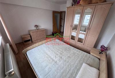Apartament cu 3 camere decomandat în Steaua