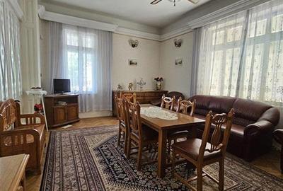 Casă individuală cu 10 camere cu Canalizare în Central - 7