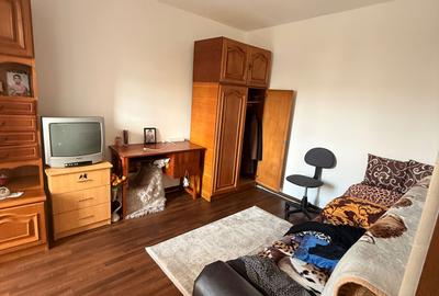 Apartament cu 2 camere decomandat în Micro 15 - 2