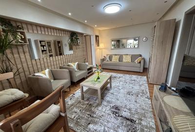 Apartament cu 4 camere semidecomandat, mobilat în Moșilor - 1