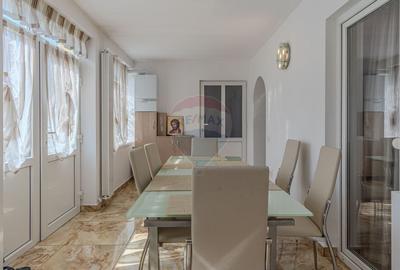 Casa / Vila cu 10 camere de vanzare in Moieciu de Jos - 4