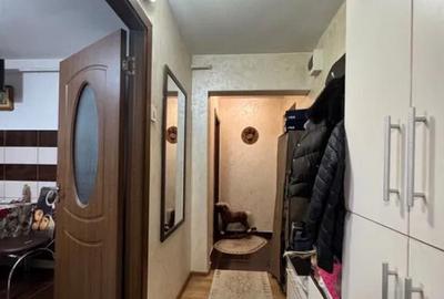 Apartament cu 3 camere semidecomandat în George Enescu