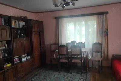 Gospodarie de vanzare in Oarta De Jos cu anexe si 49 ari teren - 2