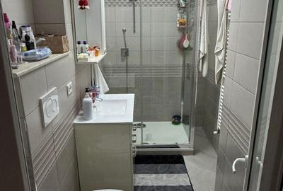Apartament cu 4 camere decomandat în Săvinești - 1