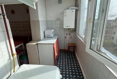 Apartament 3 camere decomandat Poarta 6 - 8