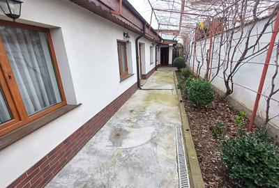 Casă cu 2 camere în Chercea