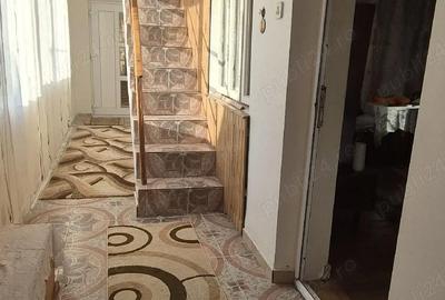 Casă cu Teren 1066 Mp în Doicești - 9