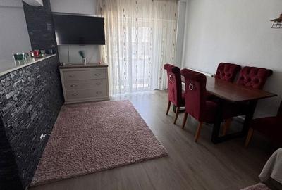 Apartament cu 3 camere decomandat în Coman - 2