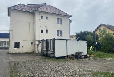 Casa cu 9 camere fiecare cu baie proprie - 2
