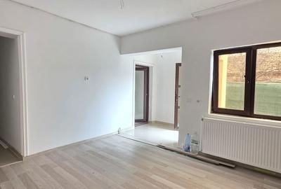 Casă cu 5 camere cu Canalizare în CET - 8