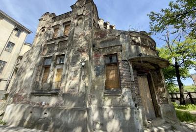 Casă individuală cu 10 camere cu Teren 987 Mp în Splaiul Independenței - 1