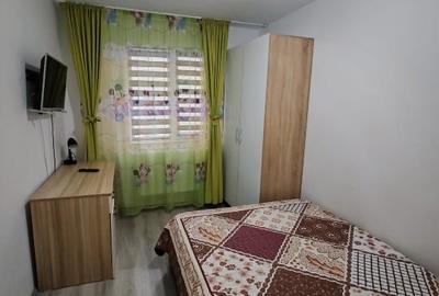 Vând apartament 3 camere semidecomandat 55mp izolat gaze et3 str.Aleea Farului h - 4