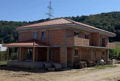 Casă individuală cu 5 camere cu Canalizare în Gilău - 1