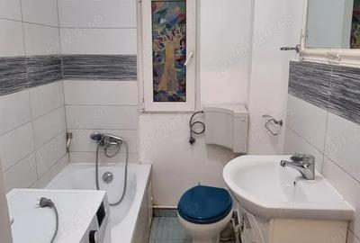 Inchiriez Apartament 3 camere, 74 mp, etaj 1, Pia?a Unirii - 1