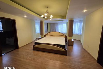 Casă cu 9 camere cu Teren 1861 Mp în Păcurari - 8