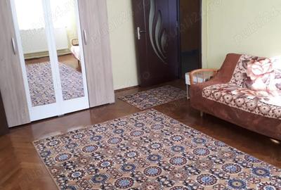 Direct proprietar, vand apartament 2 camere ,etaj 2, in Racadau - 7