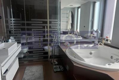 Penthouse cu 4 camere decomandat, mobilat în Central - 8