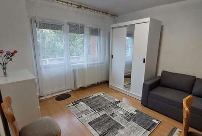 Garsonieră decomandată în Central - 2