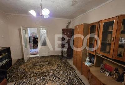 Casă cu 3 camere cu Teren 5859 Mp în Deal - 3