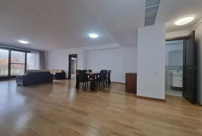 Apartament cu 4 camere decomandat în Kiseleff
