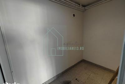 Spațiu comercial, de 40 mp, în Central - 4