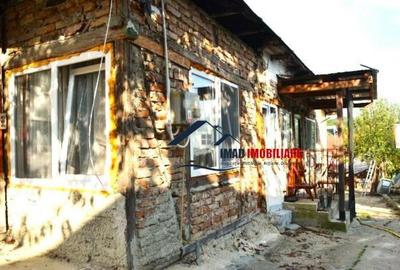 Casa batraneasca in Targoviste - Exterior nord, Laculete. - 4