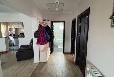 Casă cu 3 camere în Valu lui Traian