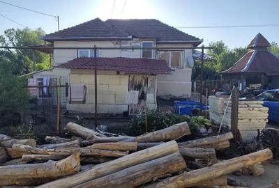 Casă cu 4 camere cu Teren 5000 Mp în Central - 2